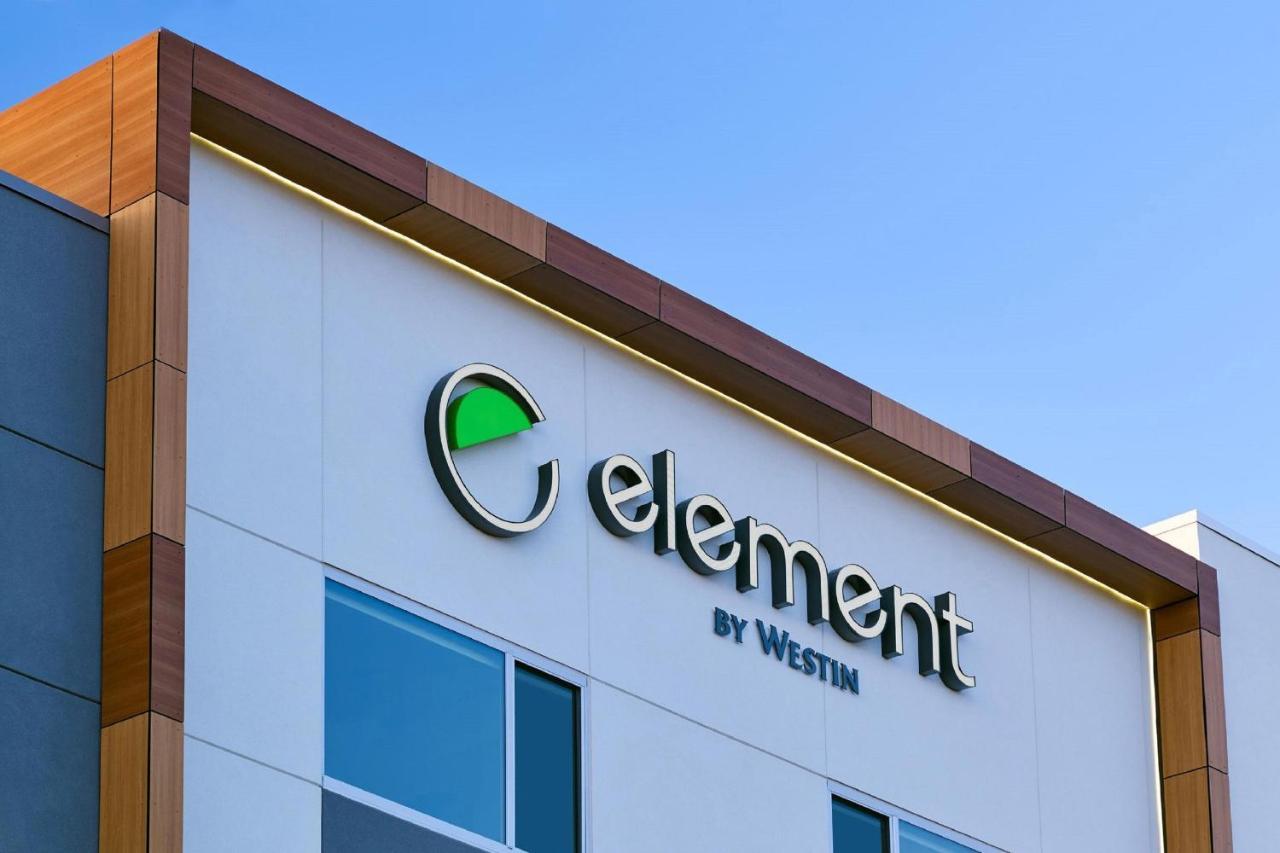 Element Peninsula Town Center