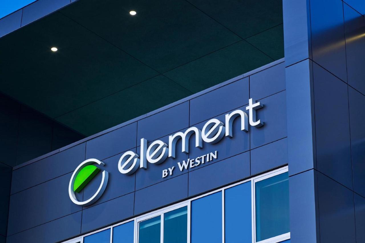 Element Peninsula Town Center